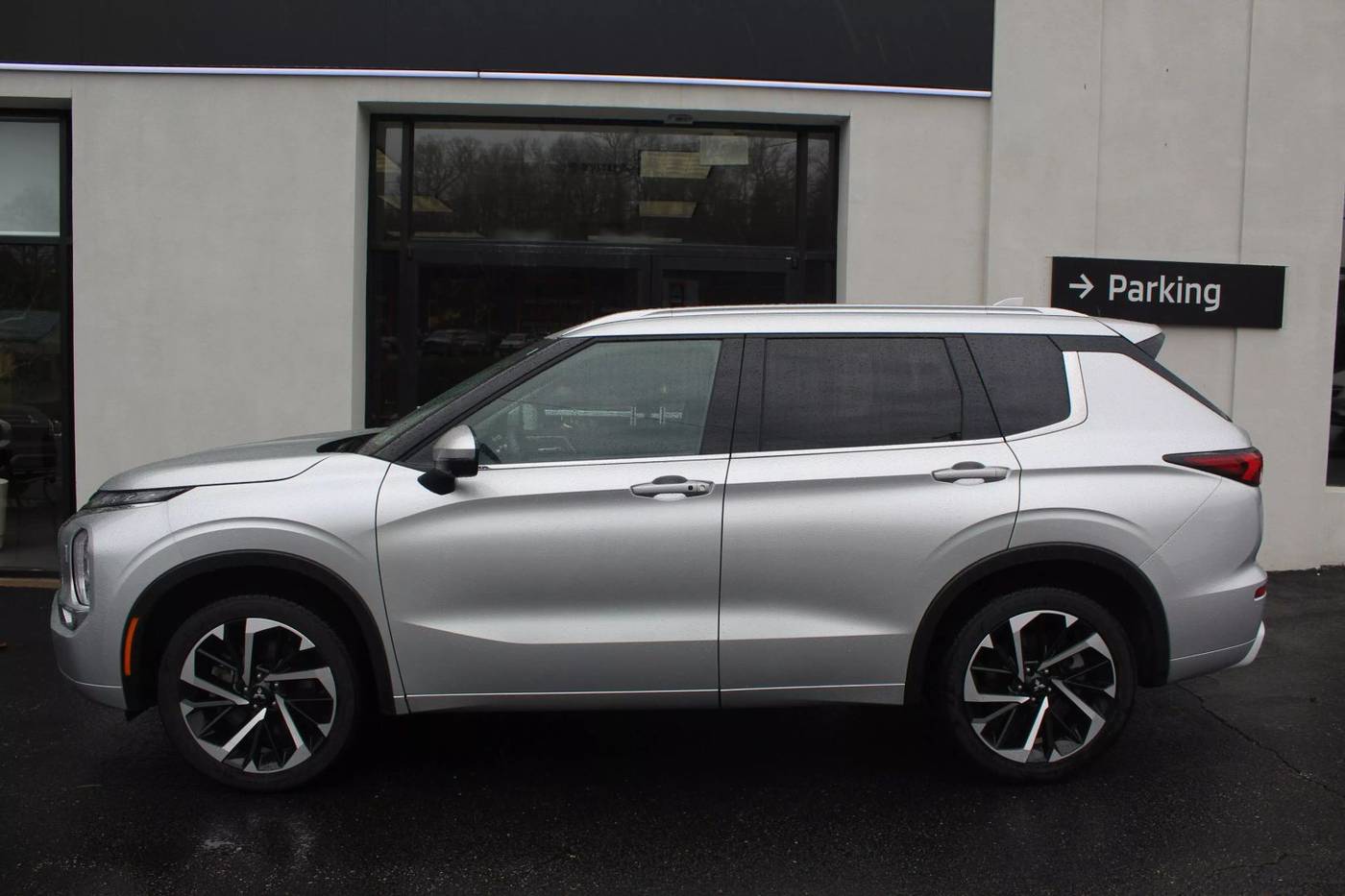2024 Mitsubishi Outlander SEL — SUV — 10,139 mi — Bethel Park, PA
