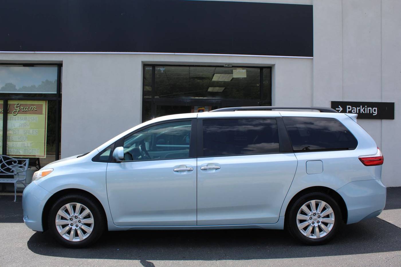 2015 Toyota Sienna XLE — Minivan — 121,821 mi — Bethel Park, PA