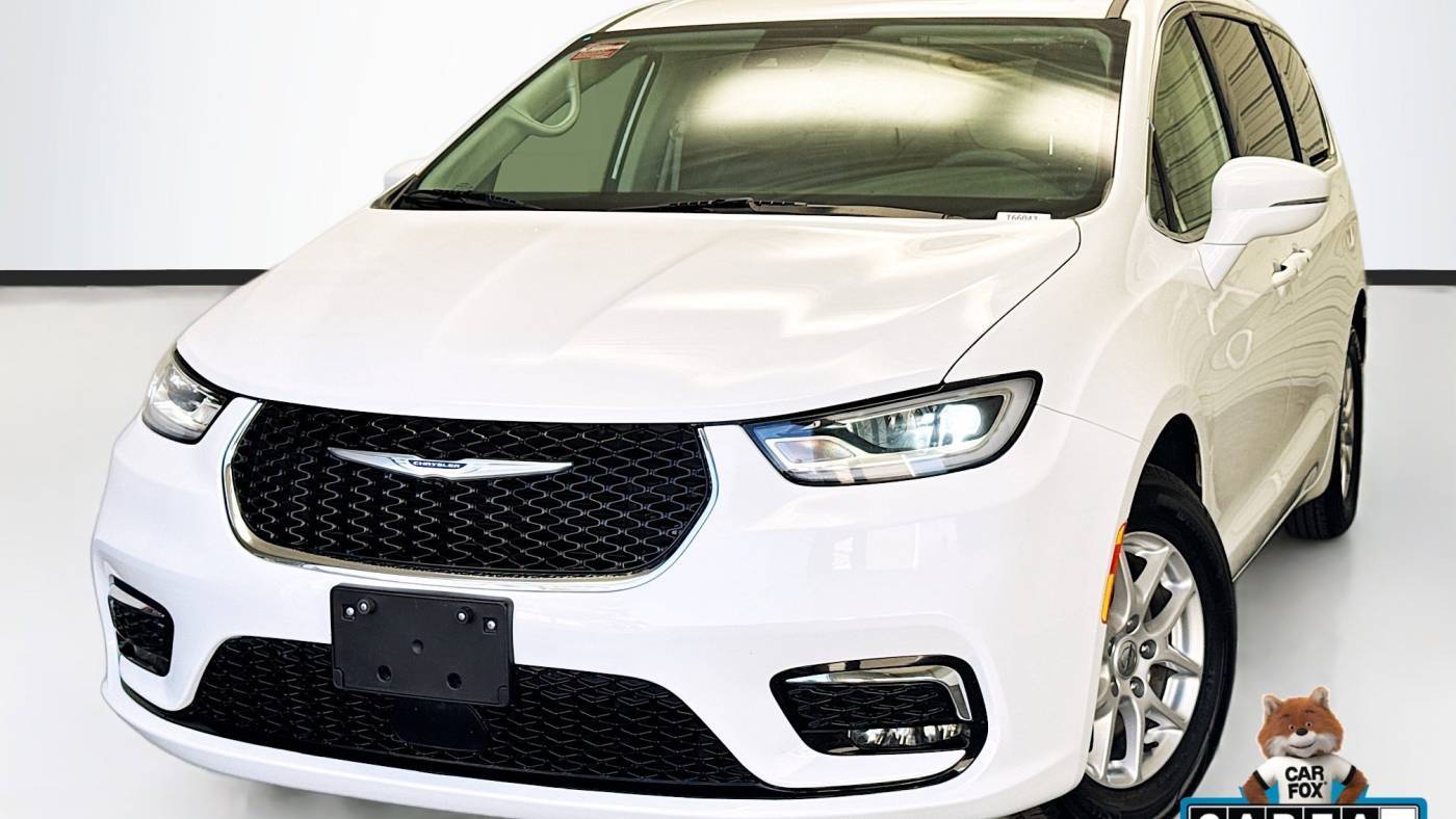 2022 Chrysler Pacifica Touring L — Minivan — 58,365 mi — Montclair, CA