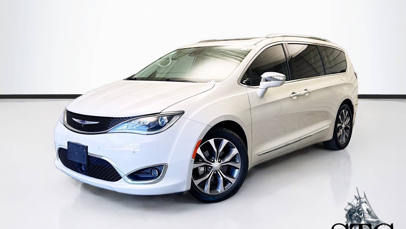 2017 Chrysler Pacifica Limited — Minivan — 68,117 mi — Montclair, CA