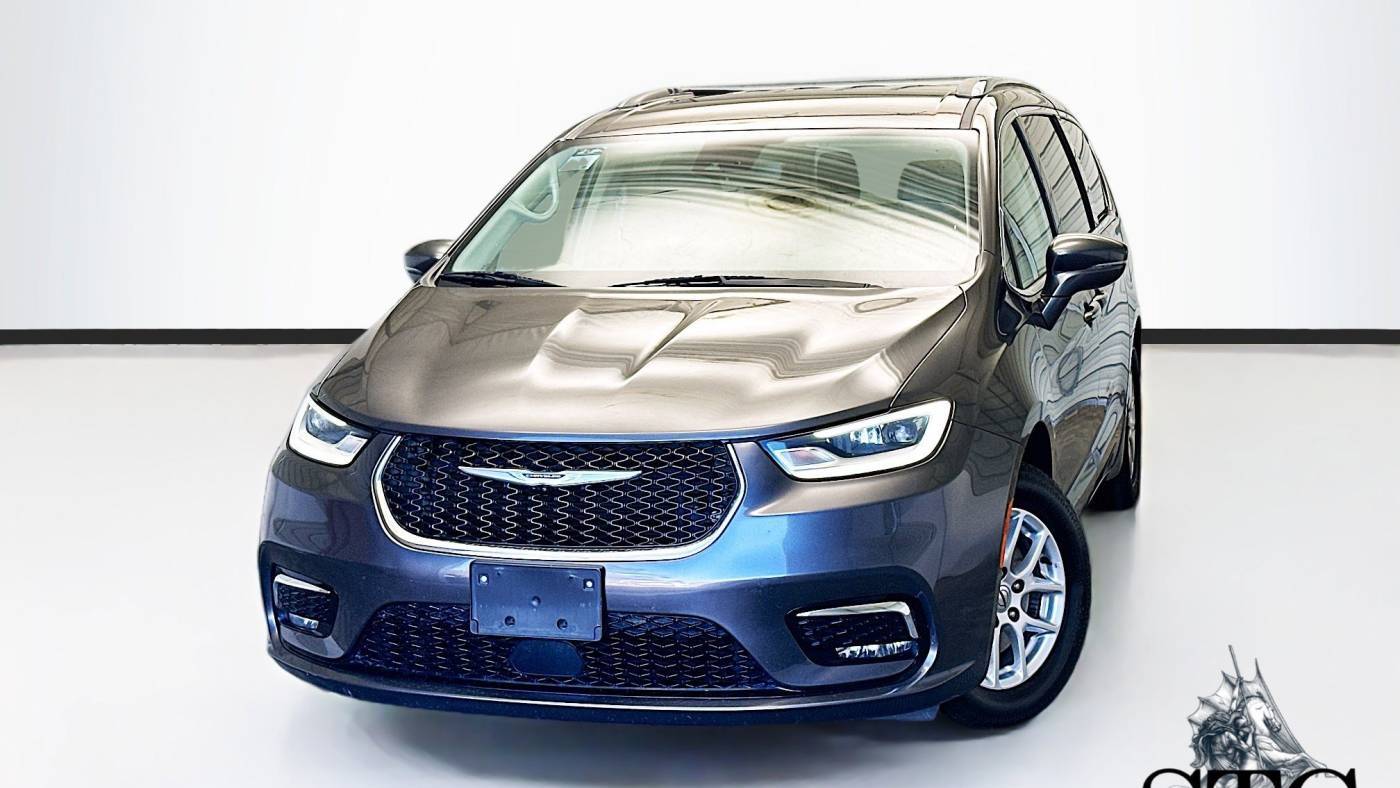2021 Chrysler Pacifica Touring L — Minivan — 65,522 mi — Montclair, CA
