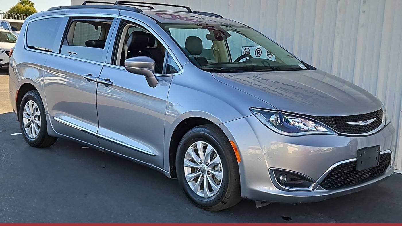 2017 Chrysler Pacifica Touring L — Minivan — 77,083 mi — Tucson, AZ