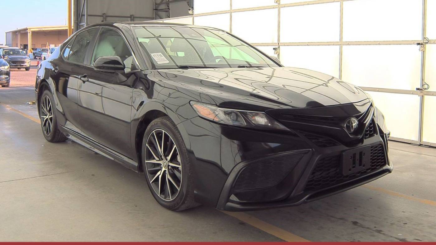 2021 Toyota Camry SE — Sedan — 105,690 mi — Tucson, AZ