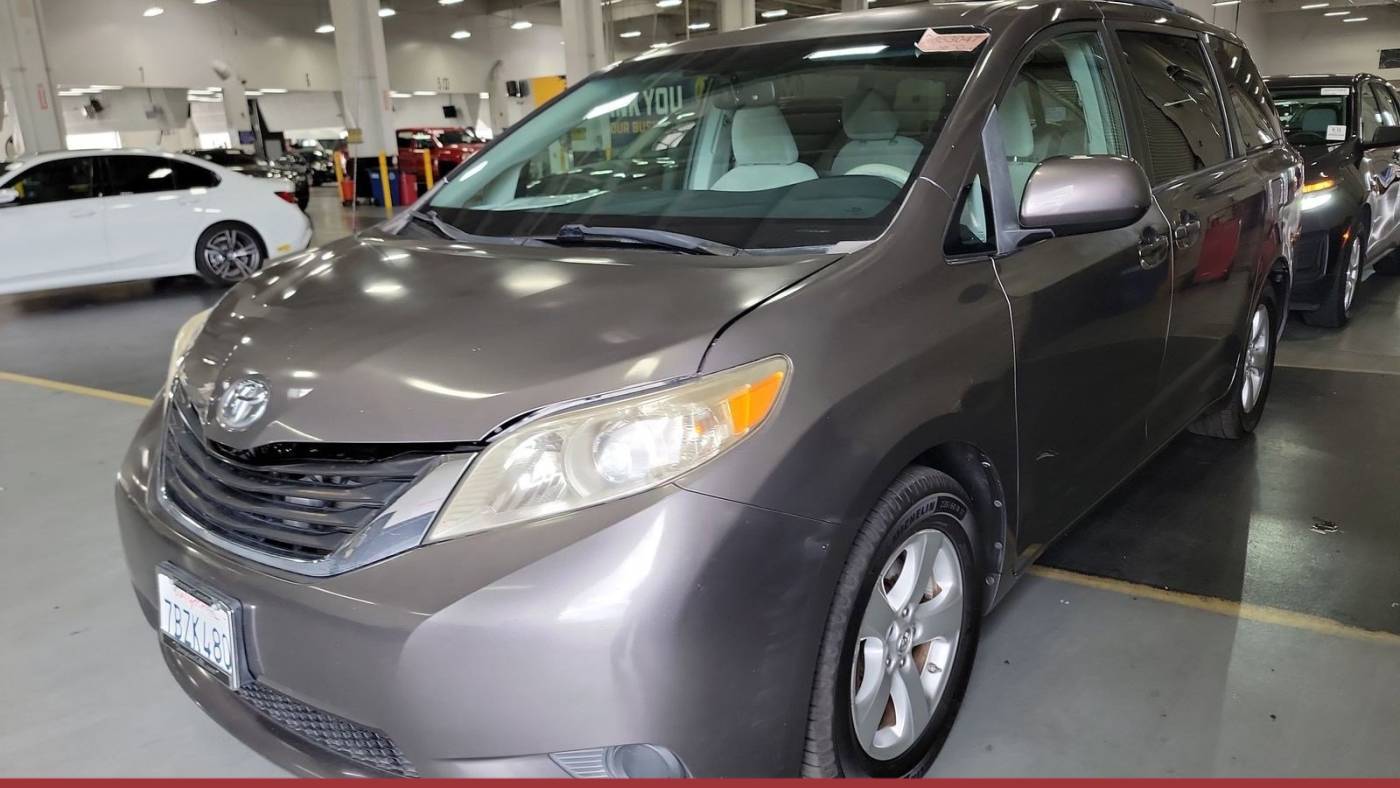 2014 Toyota Sienna LE