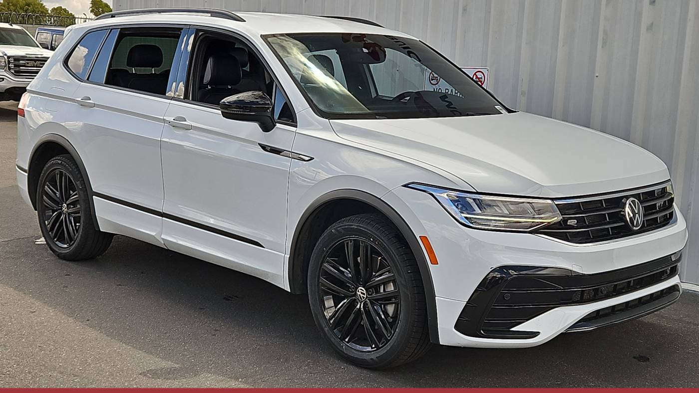 2022 Volkswagen Tiguan SE R-Line Black