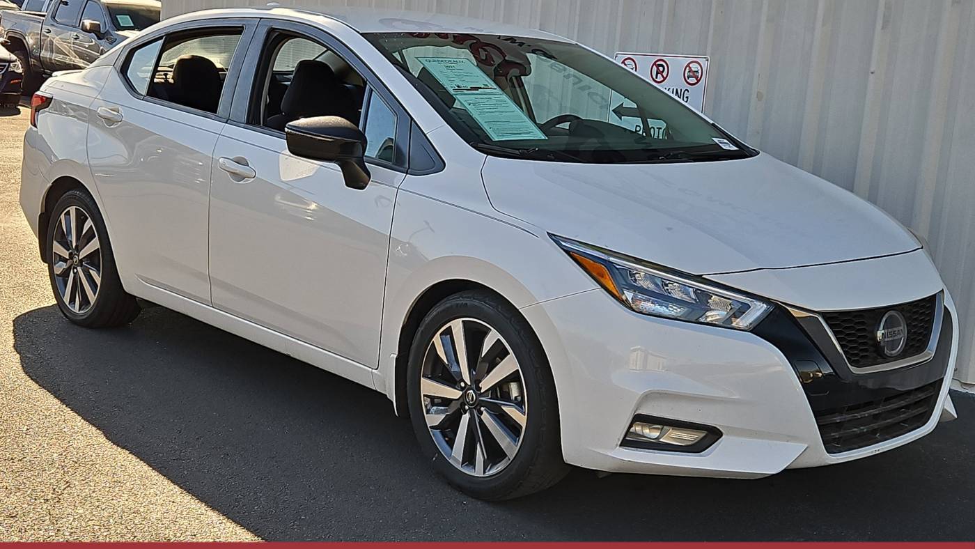 2021 Nissan Versa SR