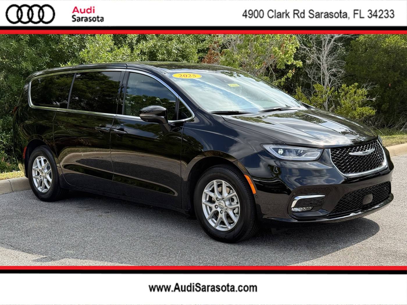 2025 Chrysler Pacifica Select — Minivan — 2,268 mi — Sarasota, FL
