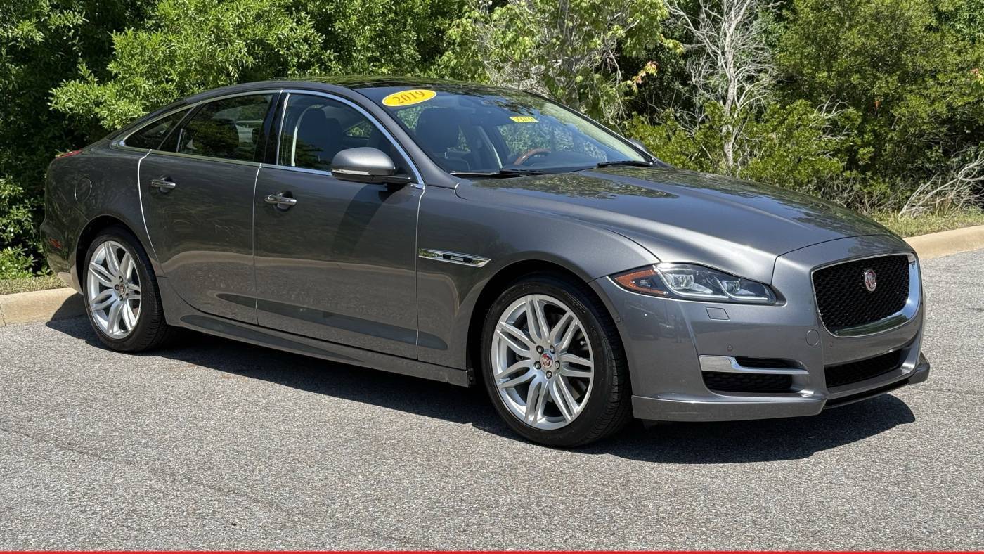 2019 Jaguar XJ R-Sport