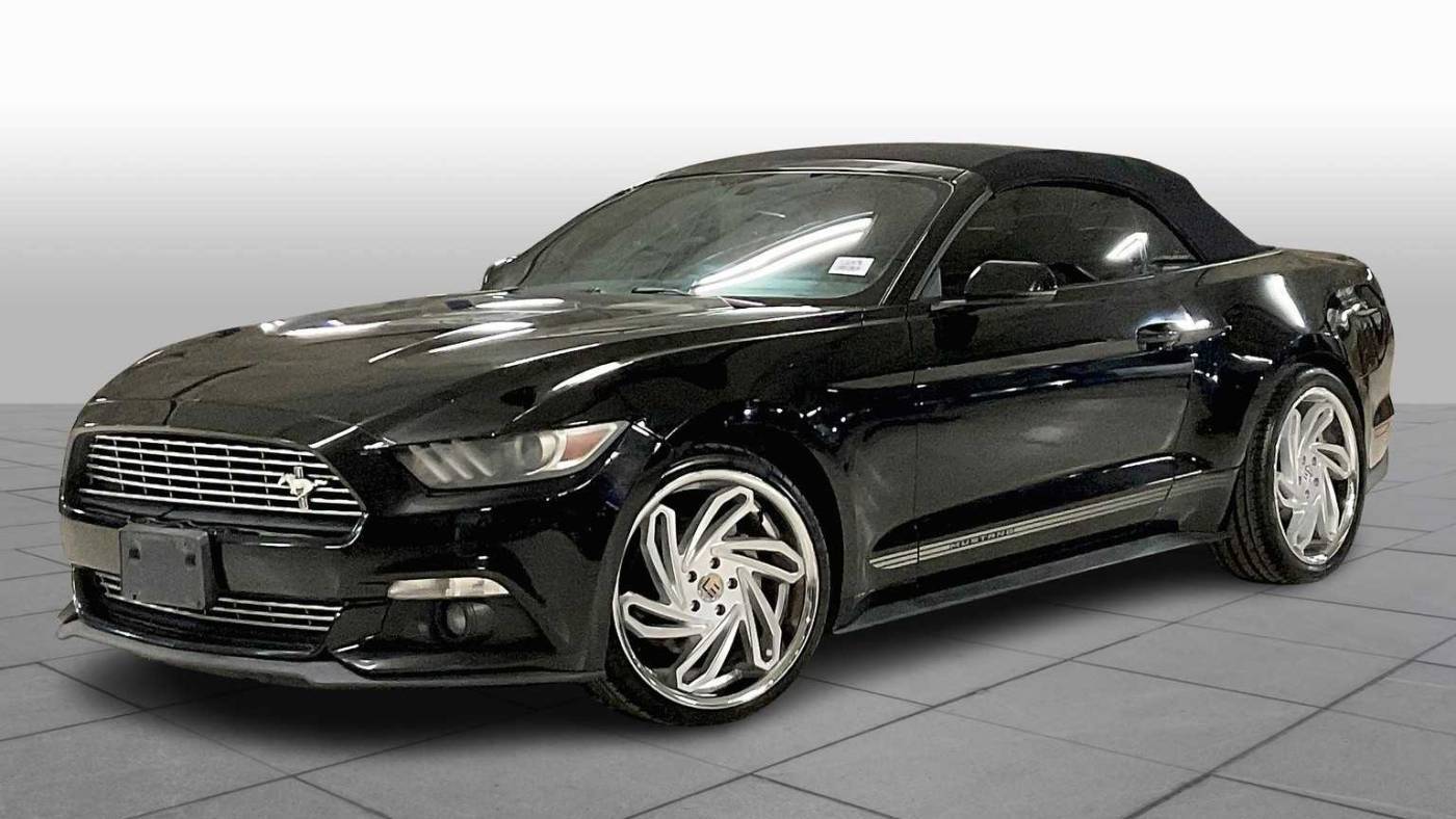 2016 Ford Mustang EcoBoost Premium — Convertible — 143,814 mi — Arlington, TX