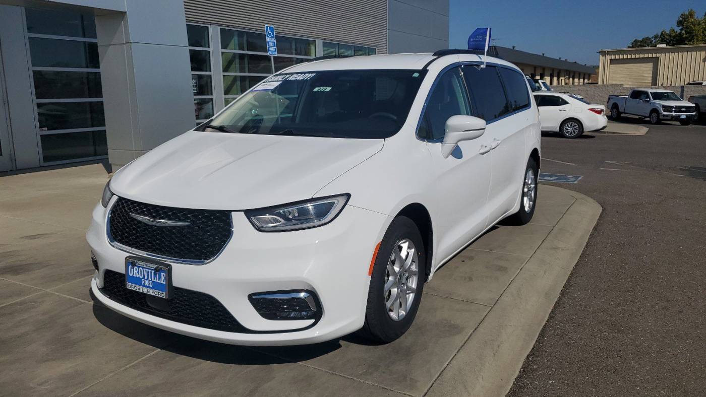 2022 Chrysler Pacifica Touring L — Minivan — 66,857 mi — Oroville, CA