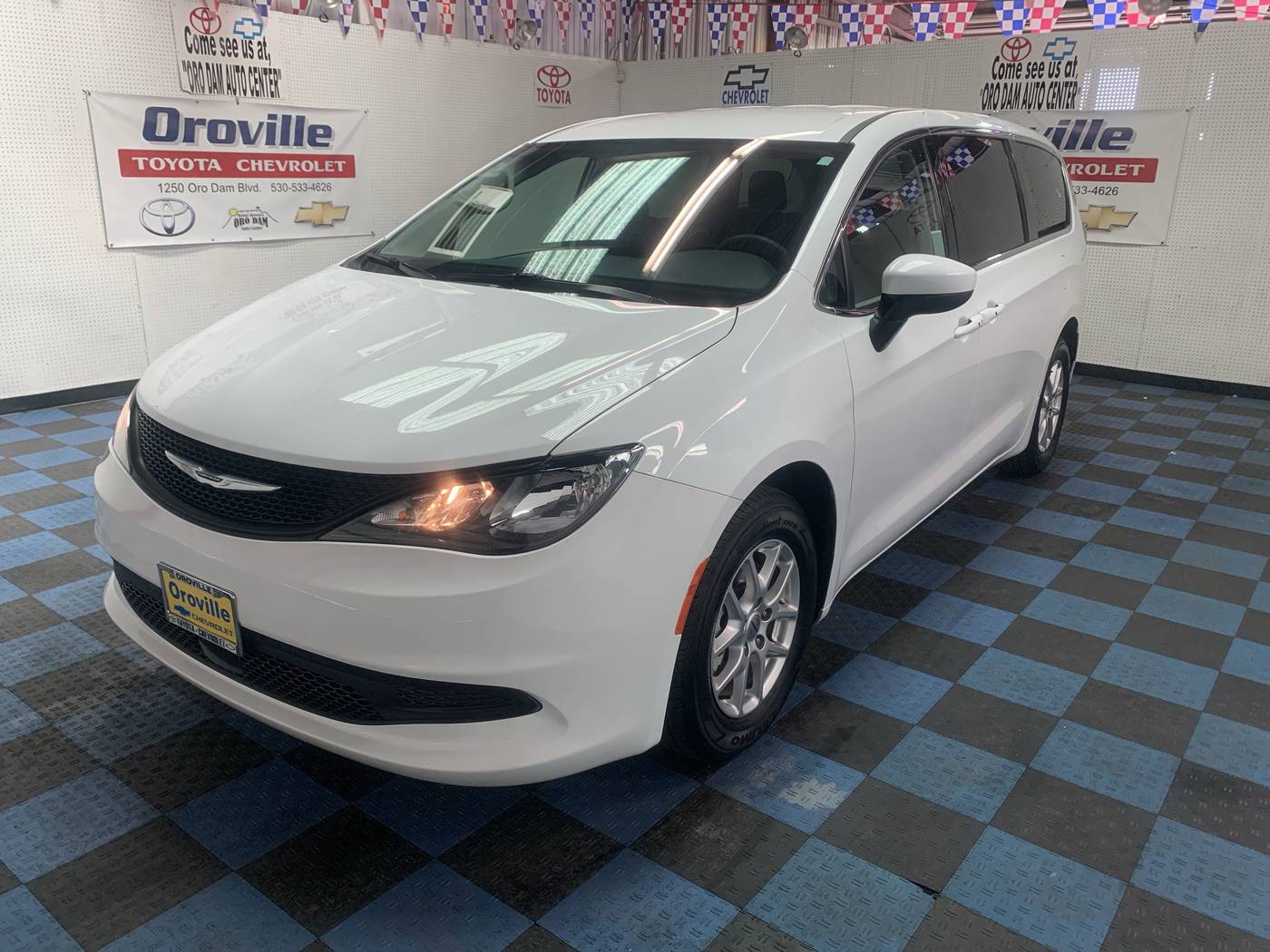 2022 Chrysler Voyager LX — Minivan — 59,639 mi — Oroville, CA