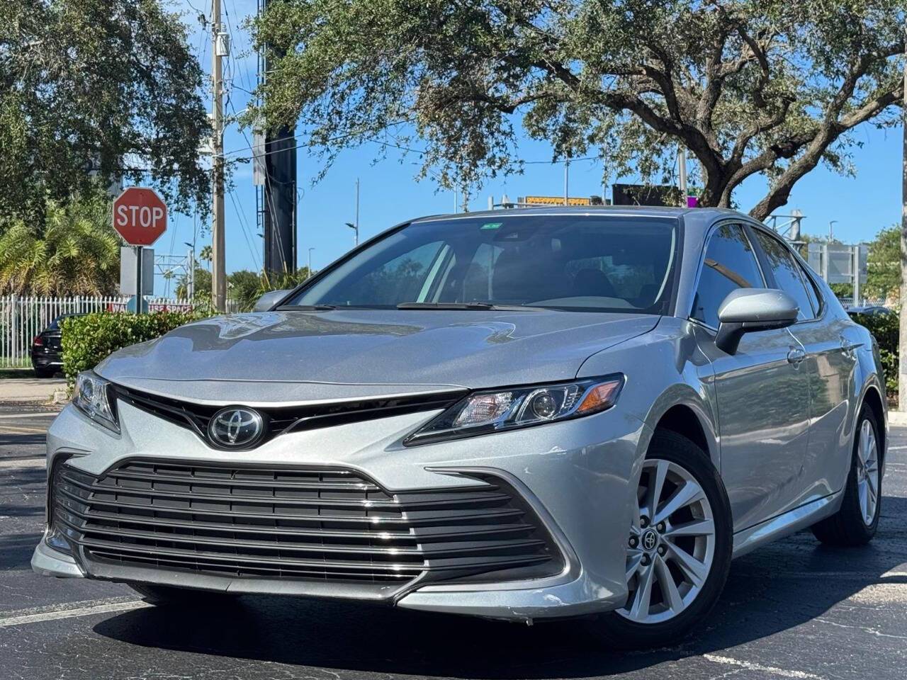 2023 Toyota Camry LE — Sedan — 16,600 mi — Hollywood, FL