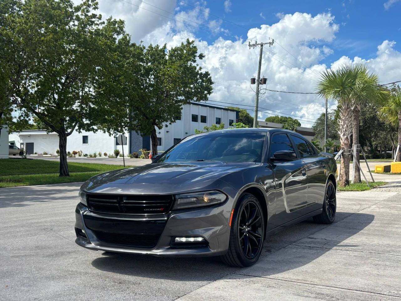 2017 Dodge Charger SXT — Sedan — 121,956 mi — Hollywood, FL