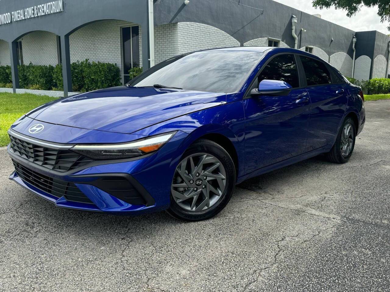 2024 Hyundai Elantra Hybrid Blue — Sedan — 22,933 mi — Hollywood, FL