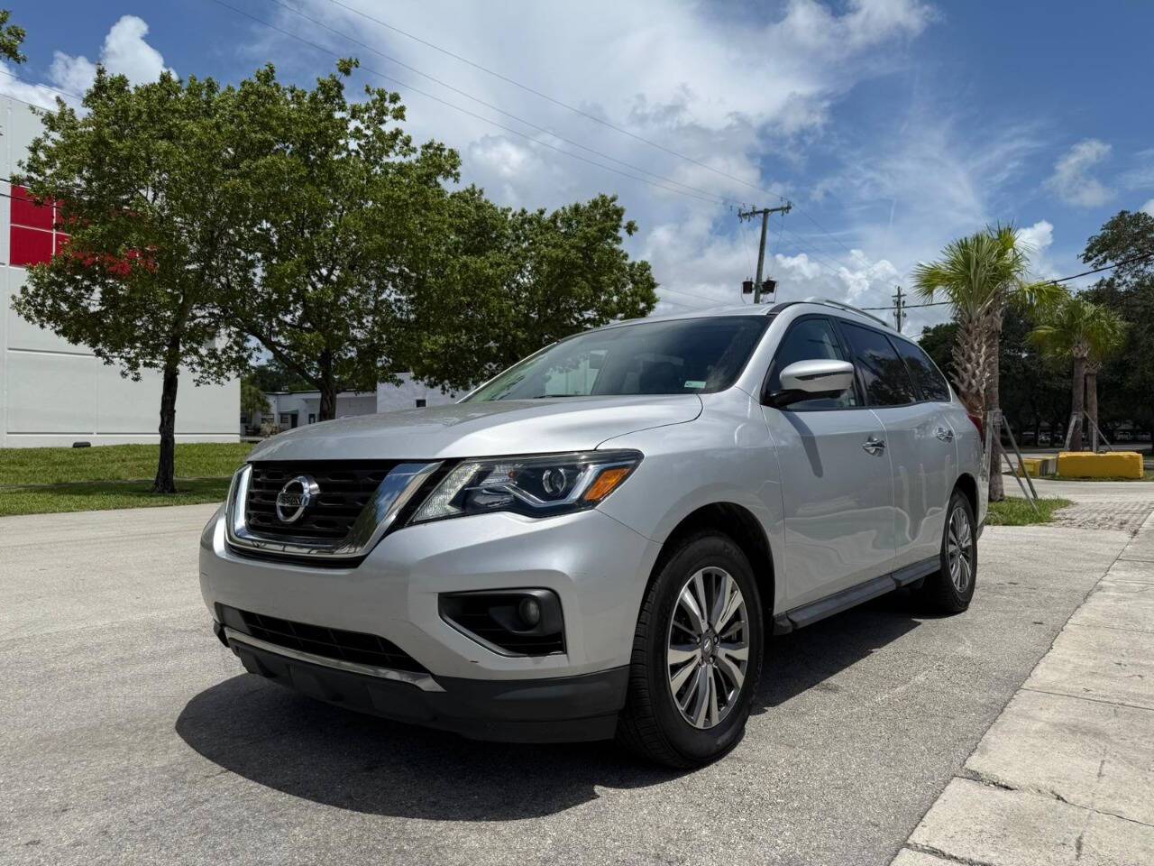 2019 Nissan Pathfinder SL — SUV — 76,271 mi — Hollywood, FL