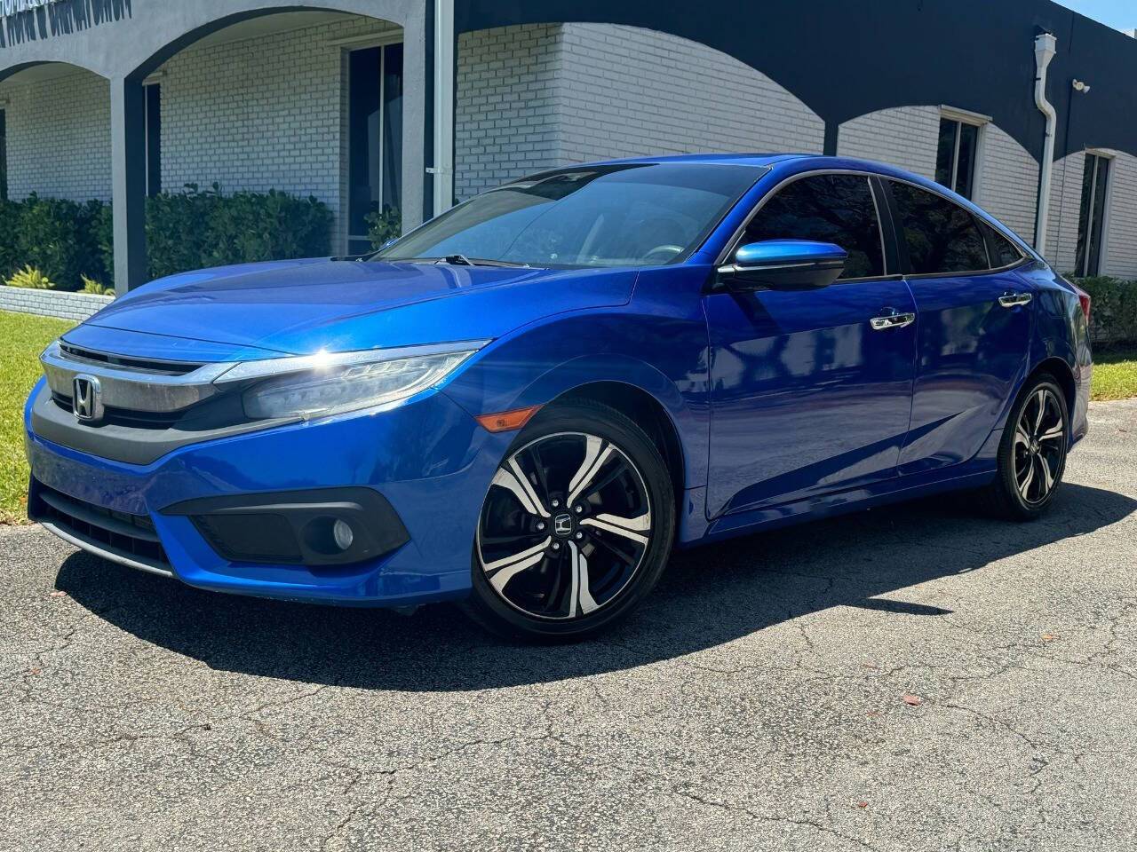 2017 Honda Civic Touring — Sedan — 118,518 mi — Hollywood, FL