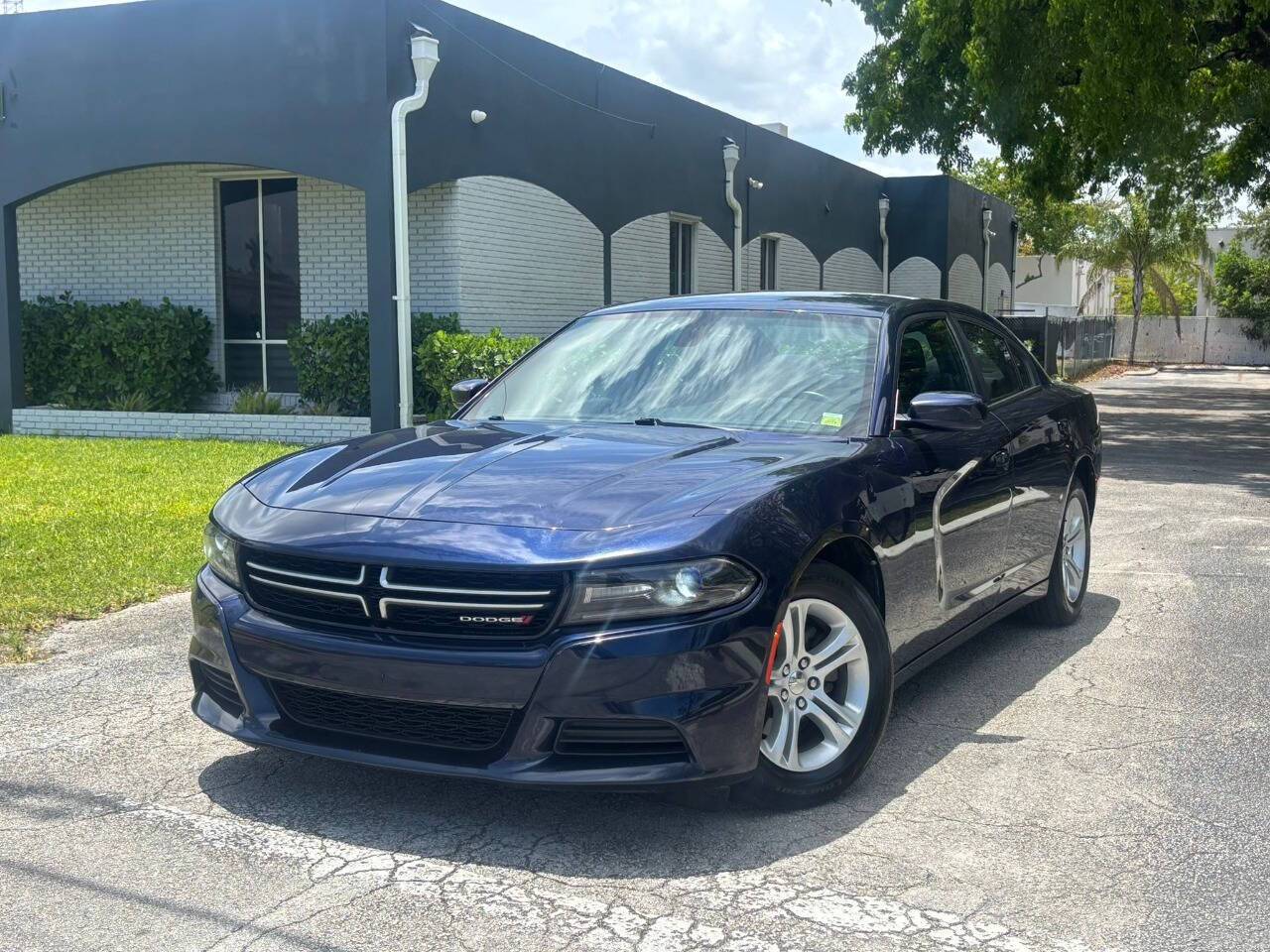 2017 Dodge Charger SE — Sedan — 108,798 mi — Hollywood, FL