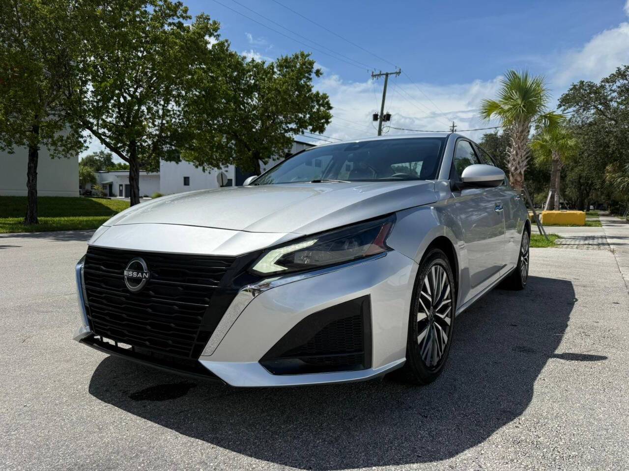 2023 Nissan Altima SV — Sedan — 52,391 mi — Hollywood, FL