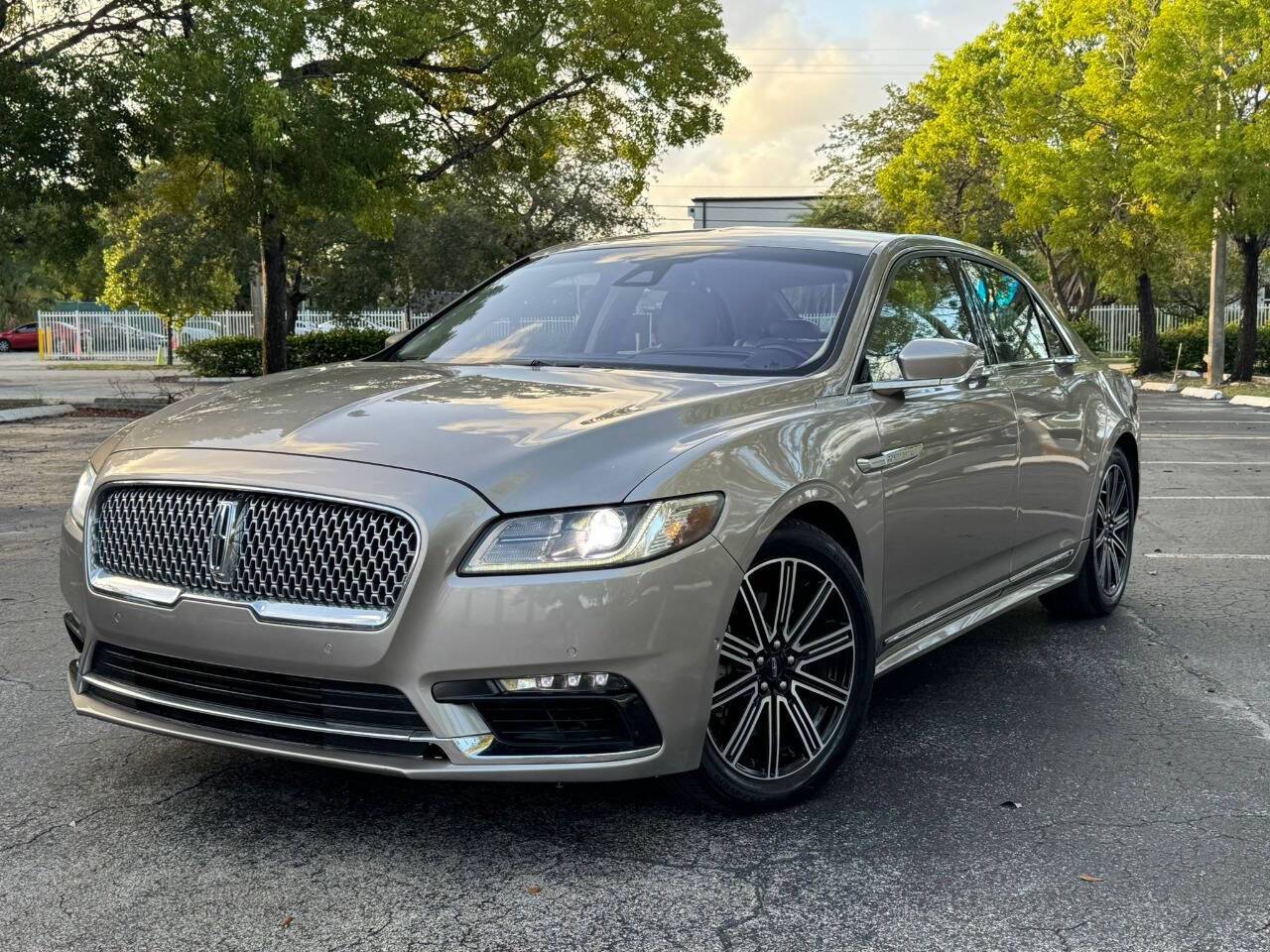 2018 Lincoln Continental Reserve — Sedan — 100,323 mi — Hollywood, FL