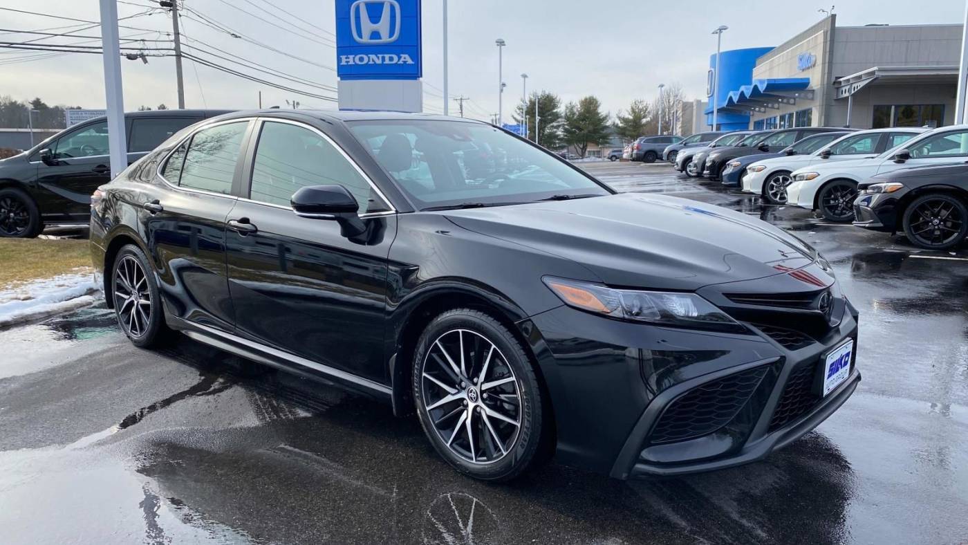 2022 Toyota Camry SE — Sedan — 43,350 mi — Raynham, MA