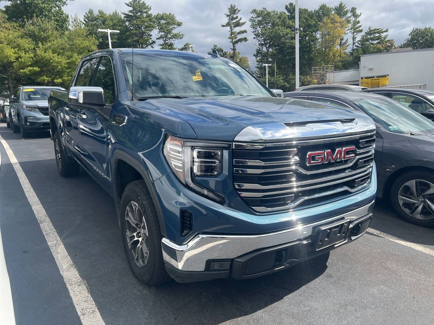 2024 GMC Sierra 1500 SLT — Pickup Truck — 25,591 mi — Raynham, MA
