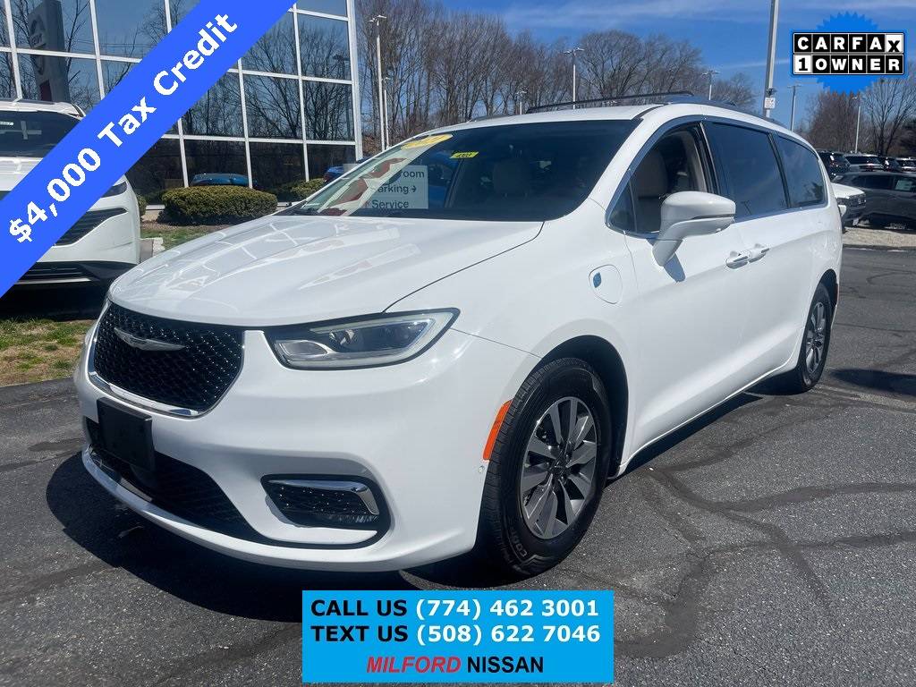 2021 Chrysler Pacifica Hybrid Touring L — Minivan — 61,667 mi — Milford, MA