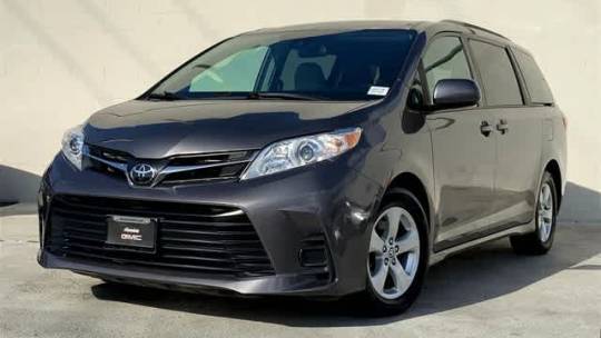 2020 Toyota Sienna LE — Minivan — 55,809 mi — Honolulu, HI