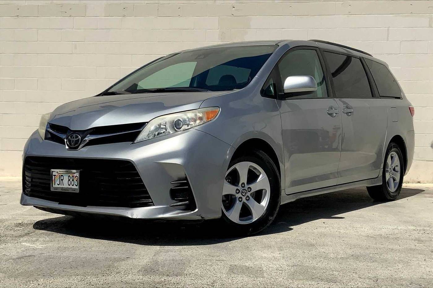 2018 Toyota Sienna L — Minivan — 104,854 mi — Honolulu, HI