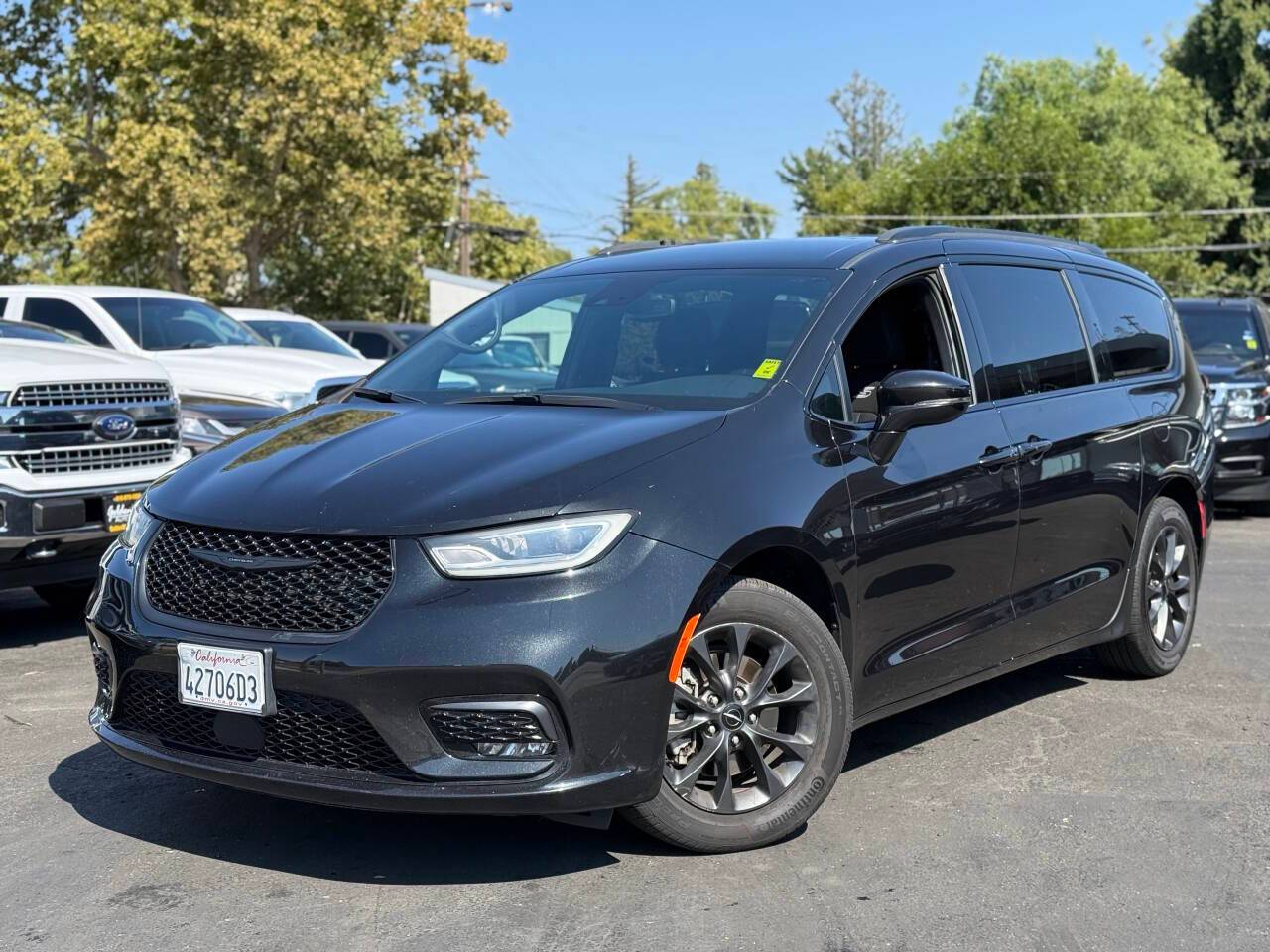 2021 Chrysler Pacifica Touring — Minivan — 125,378 mi — Sacramento, CA