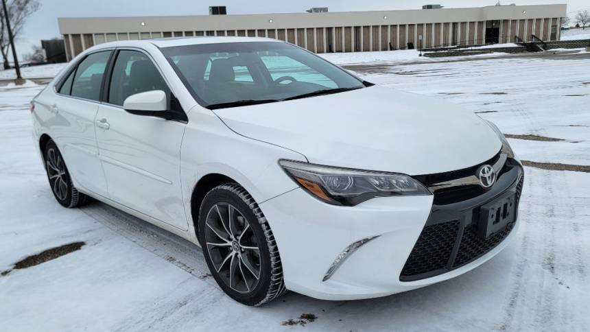 2015 Toyota Camry XSE V6 — Sedan — 135,910 mi — Maplewood, MN
