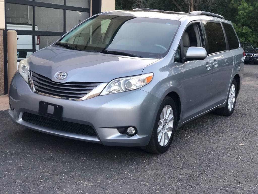 2011 Toyota Sienna XLE — Minivan — 130,062 mi — Maplewood, MN