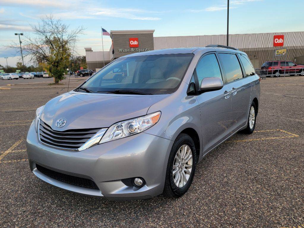 2011 Toyota Sienna XLE — Minivan — 105,309 mi — Maplewood, MN