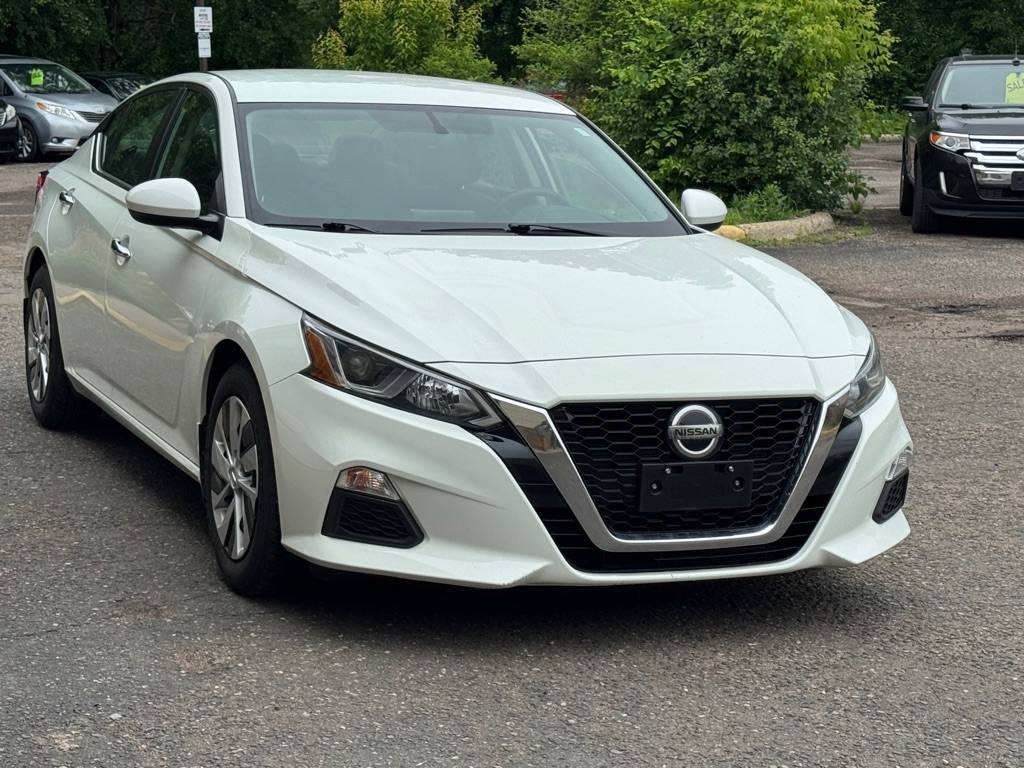 2019 Nissan Altima S — Sedan — 134,606 mi — Maplewood, MN