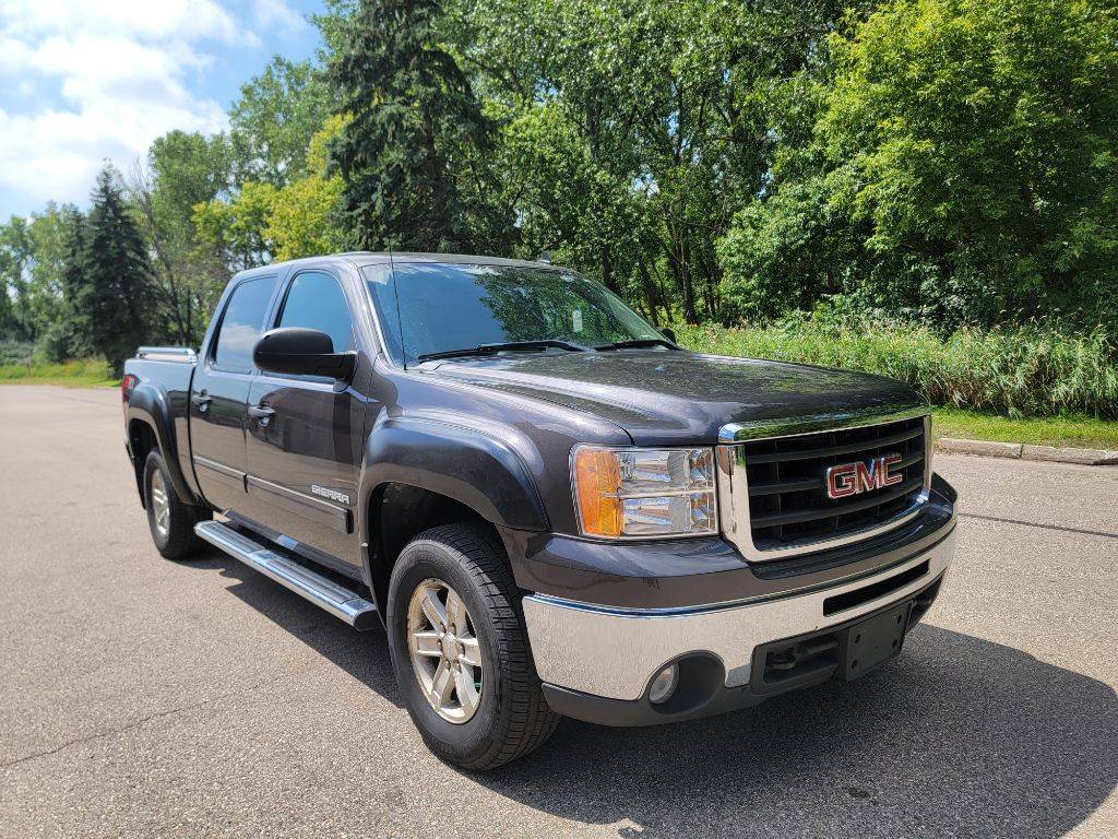 2011 GMC Sierra 1500 SLE — Pickup Truck — 179,054 mi — Maplewood, MN