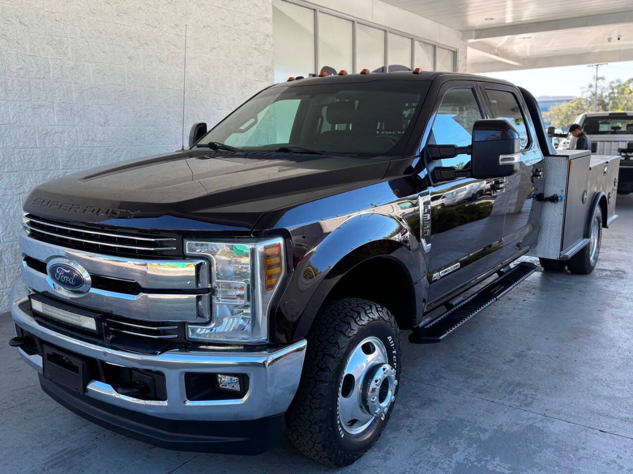 2018 Ford Super Duty F-350 Chassis Cab Lariat — Chassis Cab Truck — 212,840 mi — Tampa Bay, FL
