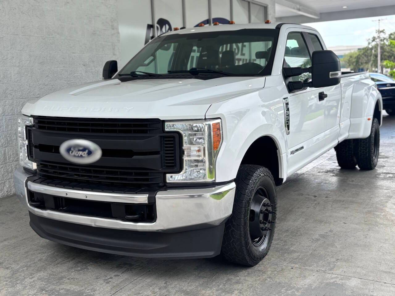 2018 Ford Super Duty F-350 XL — Pickup Truck — 240,545 mi — Tampa Bay, FL