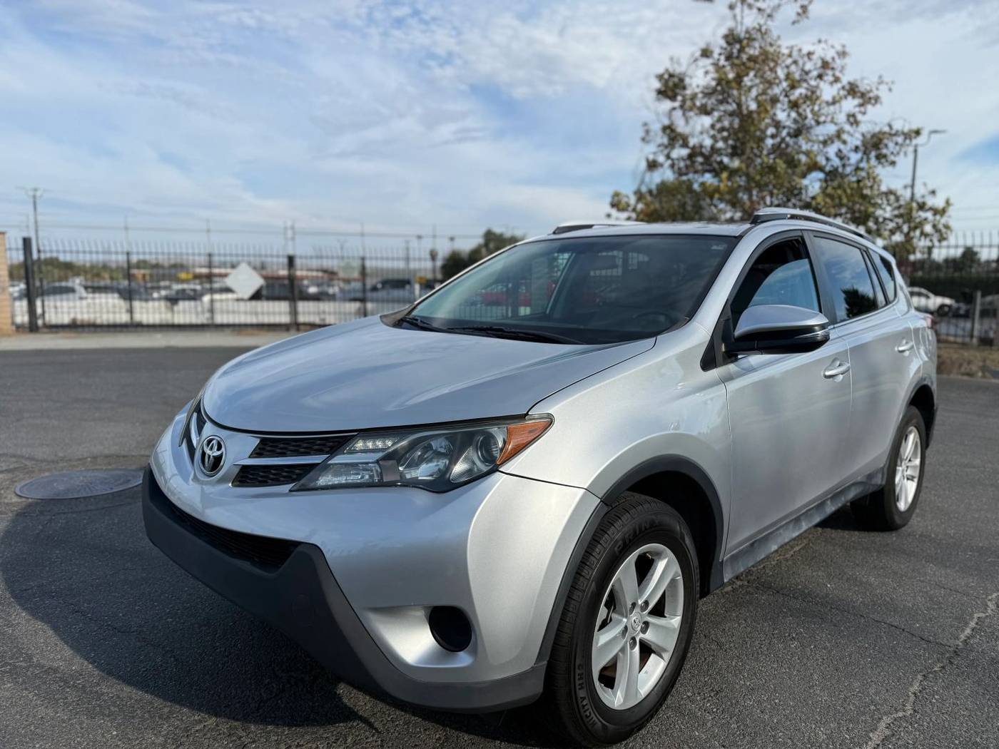 2014 Toyota RAV4 XLE — SUV — 104,974 mi — Riverside, CA