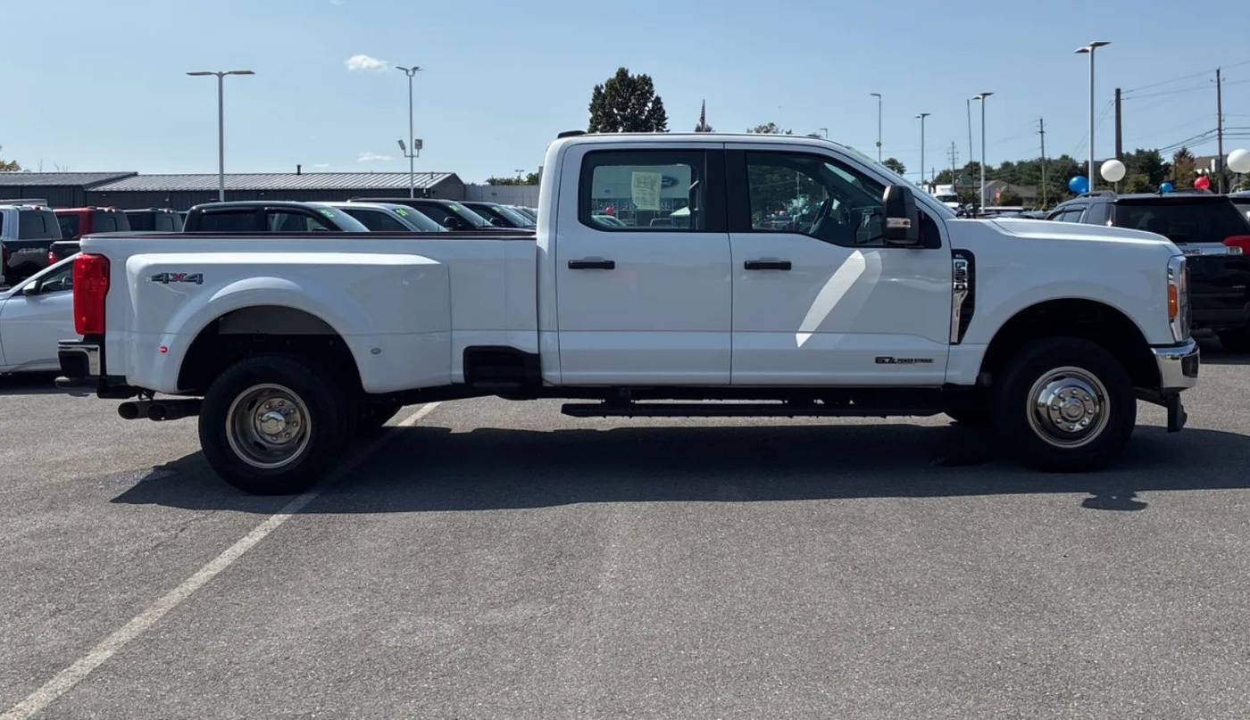 2023 Ford Super Duty F-350 XL — Pickup Truck — 47,844 mi — Riverside, CA
