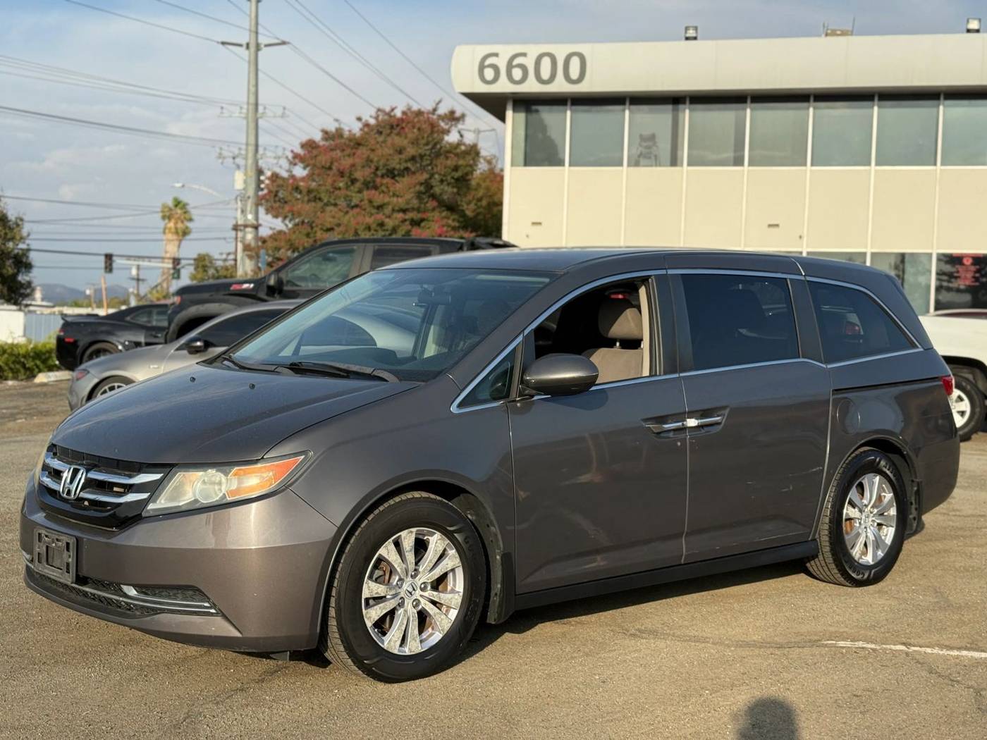 2016 Honda Odyssey SE — Minivan — 111,520 mi — Riverside, CA