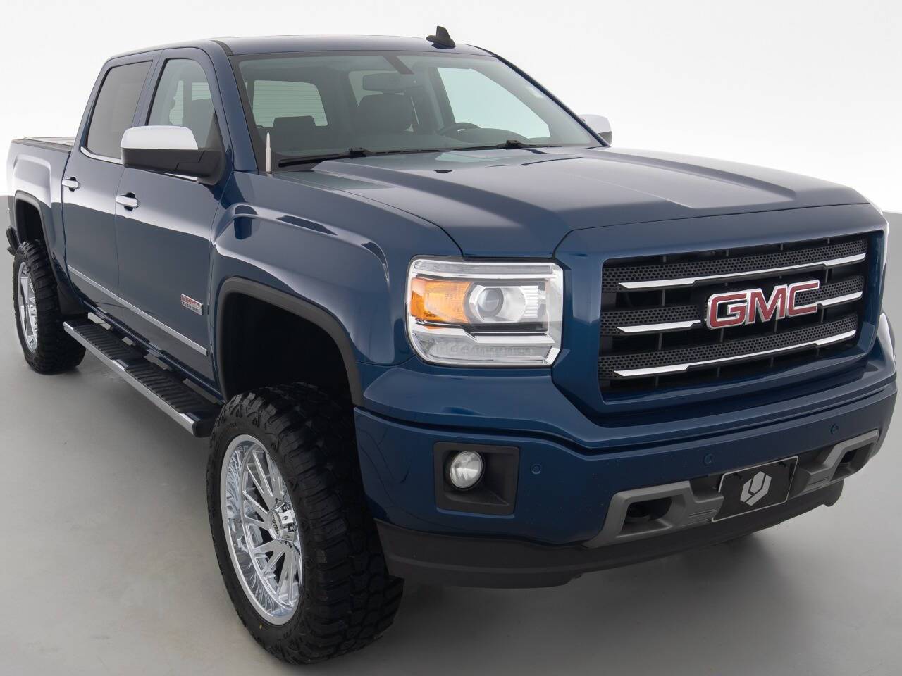 2015 GMC Sierra 1500 SLT — Pickup Truck — 130,800 mi — Coal City, IL