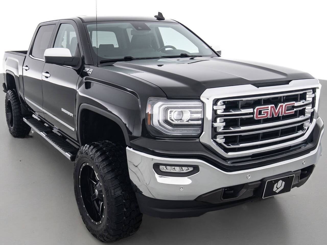 2018 GMC Sierra 1500 SLT — Pickup Truck — 121,423 mi — Coal City, IL