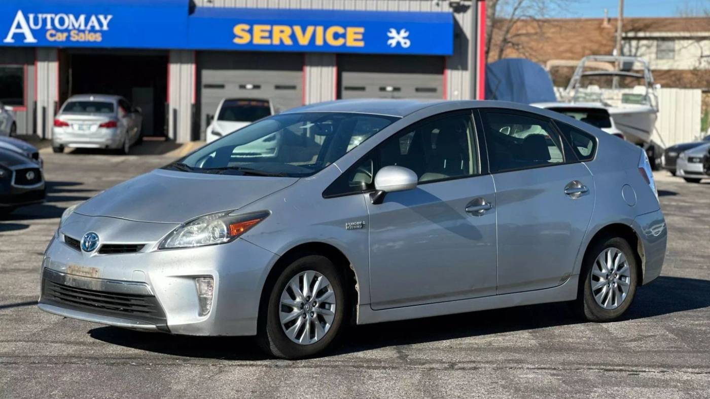 2014 Toyota Prius Advanced — Hatchback — 134,404 mi — Oklahoma City, OK