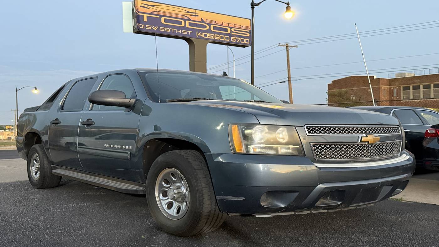 2009 Chevrolet Avalanche LS — Pickup Truck — 195,173 mi — Oklahoma City, OK