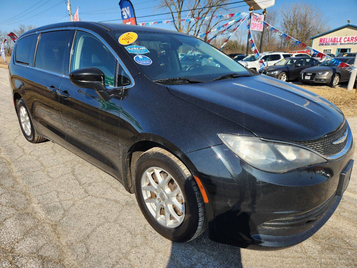 2017 Chrysler Pacifica Touring — Minivan — 105,268 mi — Michigan City, IN