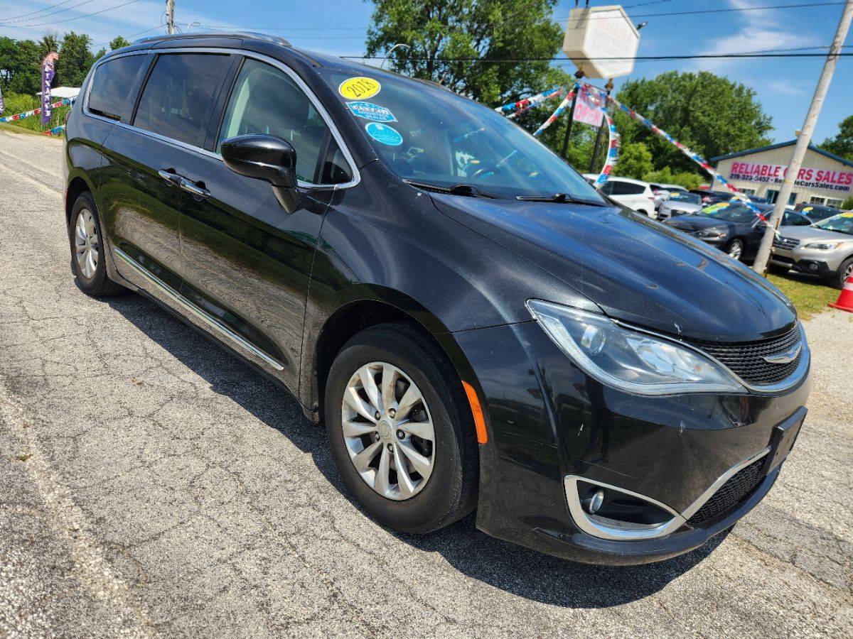 2018 Chrysler Pacifica Touring L — Minivan — 106,977 mi — Michigan City, IN
