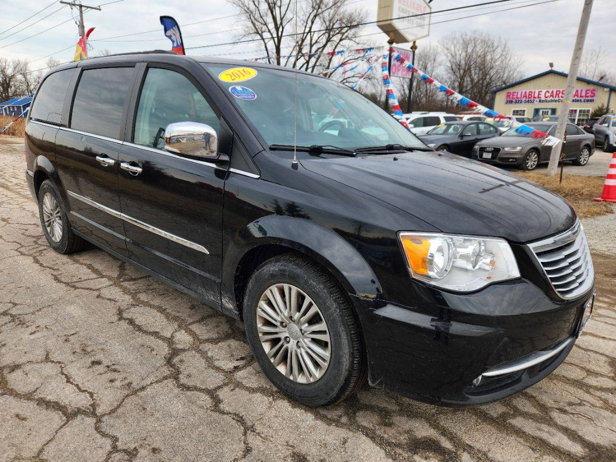 2016 Chrysler Town & Country Touring-L Anniversary Edition — Minivan — 98,746 mi — Michigan City, IN