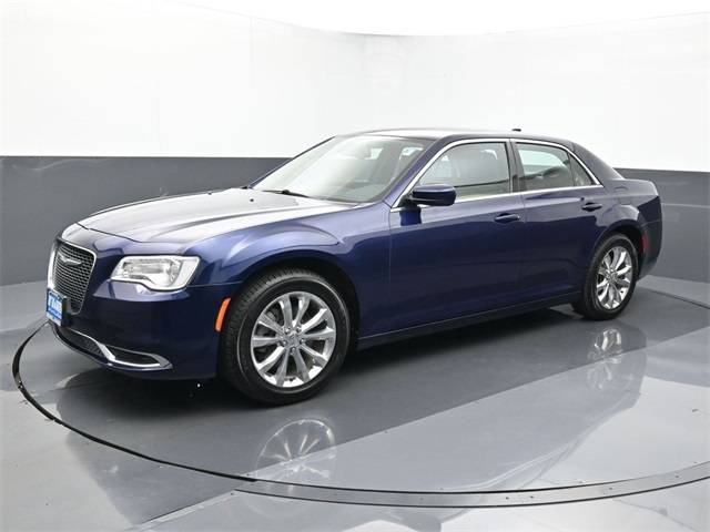 2016 Chrysler 300 Limited — Sedan — 117,638 mi — Omaha, NE