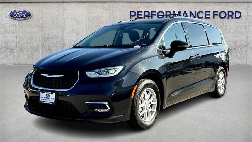 2022 Chrysler Pacifica Touring L — Minivan — 57,110 mi — West Covina, CA