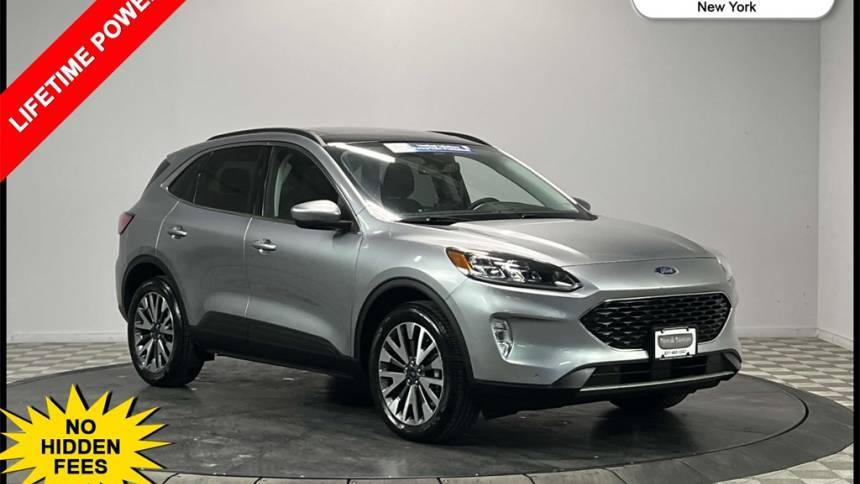 2022 Ford Escape Titanium — SUV — 6,274 mi — Farmingdale, NY