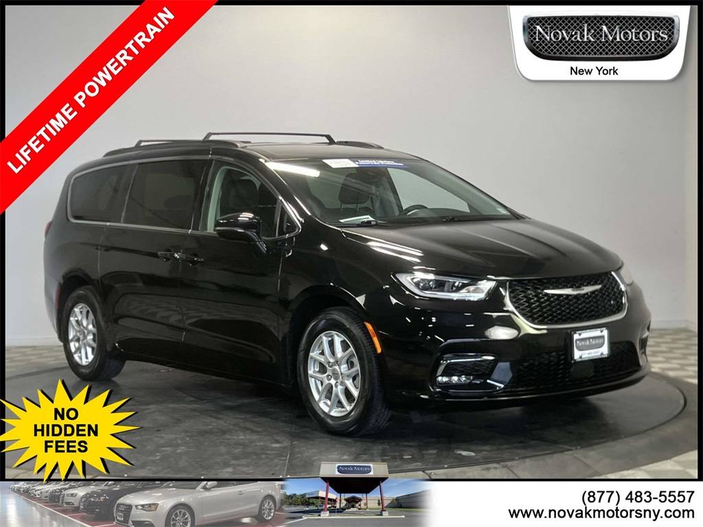 2022 Chrysler Pacifica Touring L — Minivan — 20,506 mi — Farmingdale, NY